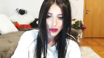 bonnbon Sexy lady shows boobs