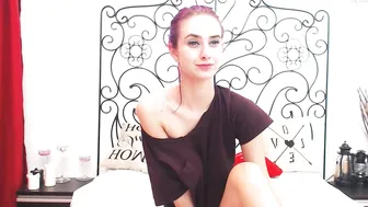 lenavogue babe jerking off her cunt