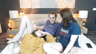 showyourmoney luxury chick masturbating with sex toys