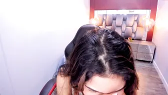 renee_shelby_ s lick pussies and fuck with a two-way toy