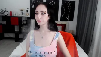 ronandalice cool girl masturbates anus