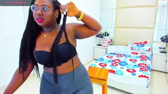 naomi_king  slut ing a big cock