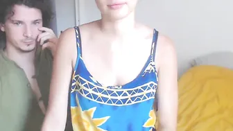 hankthem hot lady plants hand in anus