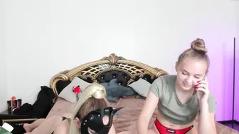 funny_t1me close-up of a sweet wet hole in an online show