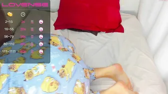 fuckmeded squatting naked cam show