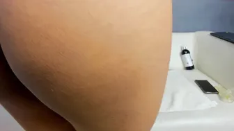 karime_s hot bitch passionately pulls pussy