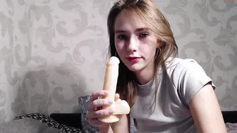 liki_smiley pulls off her panties masturbating clit in an online show