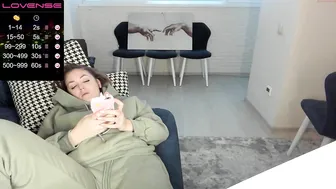 jinbei_ sweet lady caresses pussy