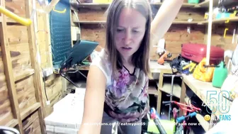 eatmypie69 gorgeous lady seduces tight booty