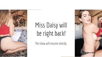 daisypar cute chick jerks both holes