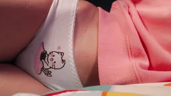 christine_horny working with pussy monster in live show