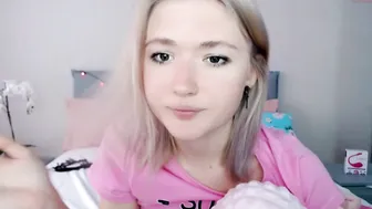 oksana_frolova rubbing  cam with beautiful american ass