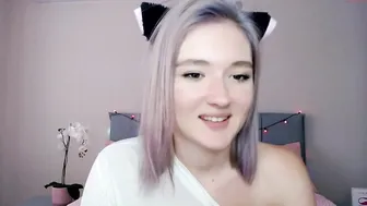 oksana_frolova amazing babe jerking her shaved cunt