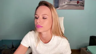 nataliexxxfabio full breasted girl caresses shaved cunt