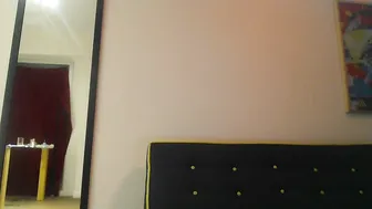 monikfree webcam rubbing  online with hot pussy