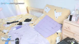 mjgreencat redhead petite teen sucks nude in online show