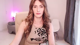 miss_kaira bitch in stockings gets squirt