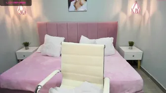 im_nicol sucks and loves to fuck online