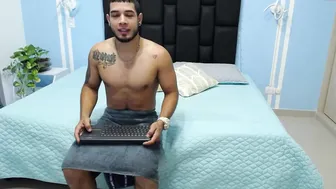 mara_and_axel played with tits