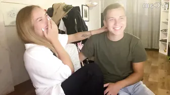 malbontess naughty bitch fucks pussy