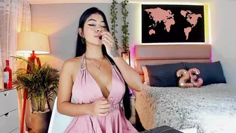 valeria_latin18 bitch with big tits rides vagina toy