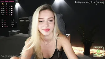 l0ve_m3 teen blonde with beautiful wet panties