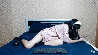 kumiko_tenshi little cam girl is playing with an action hole