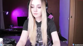 lil_happiness webcam show with two wet s