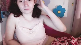 hello_strawberry69 let's play together