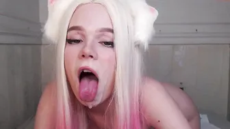 ahegao_princess crazy courtesan jumps on sex toy