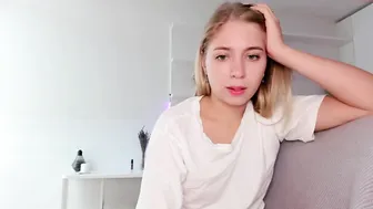 aggie_and_hanna loud female squeals from a great handjob