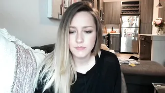 texasthicc nude slut masturbates shaved vagina