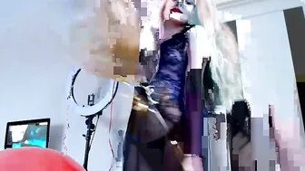 Ms_Lina The luxury model is swaggering with two toys.