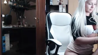 innocent_doll1 girl's insatiable pussy