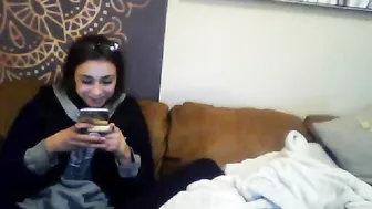 nggm1282 Delightful chick fucks herself hard