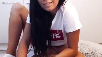 amj_b Cute bitch jerks off her dick