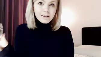 priscillamoon throws his legs behind his head and hammer himself in the point