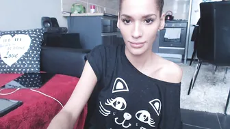 laddyk Busty young lady fucks pussy with phallus