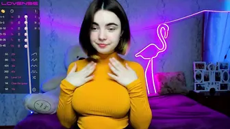 tits_your_dreams toy play with a sexy blondie