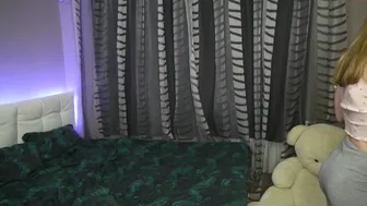 trisloveiso cute lady gently massages pussy