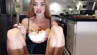 nikiskyler my bitch loves to suck on camera