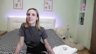 trisloveiso finger fucking girlfriend's ass