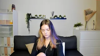 caitlin_bell teen slut sexy pussy fucks a toy