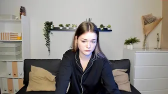 caitlin_bell mfc slim model with big tits2022 webcam