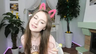 elizabeth_wong chick in stockings erotic masturbates