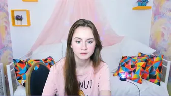 elizabeth_wong imposing mare jerks off both holes