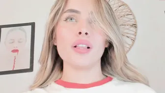 antonia_savatto_ cam  licking  pussy