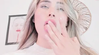 antonia_savatto_ busty bitch jerks pussy with phallus