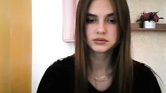 qqlola beautiful chick fucks a fat man