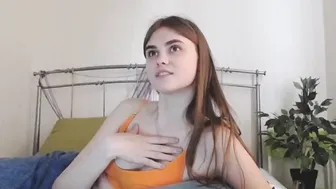 qqlola nude cute petite whore is played nipples